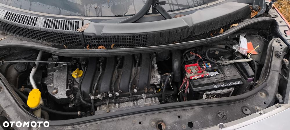 Renault Scenic 2.0 16V Avantage - 6