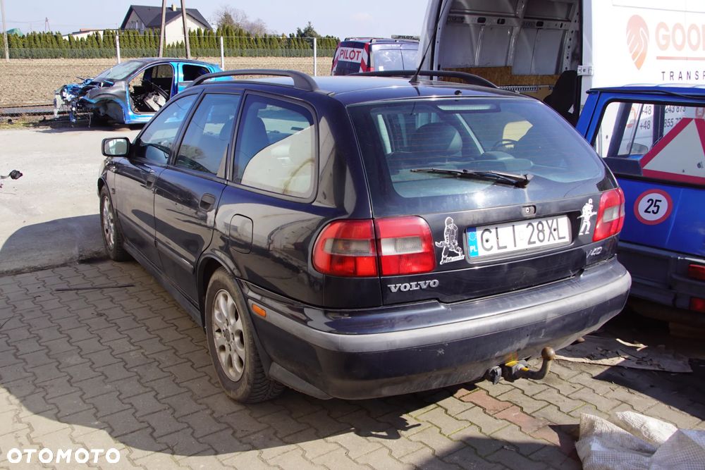 Auto na części - Volvo V40 I Lift 1.9 Di 95 KM D4192T2 M5D 332 2000R Silnik Skrzynia Drzwi Maska Klapa Zderzak Błotnik Lampa Klamka Szyba Lusterko Deska Kokpit Sterownik Moduł Czujnik Licznik Panel Kierownica - 5
