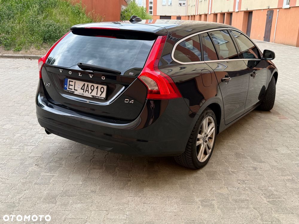 Volvo V60 D4 Momentum - 22