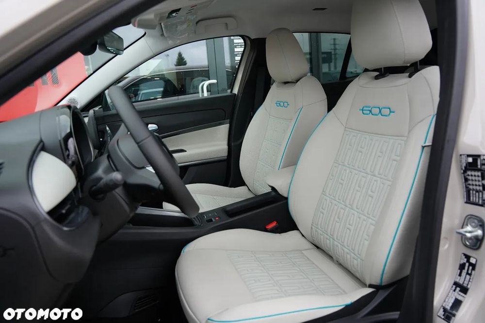 Fiat 600 1.2 Turbo Hybrid eDCT - 5