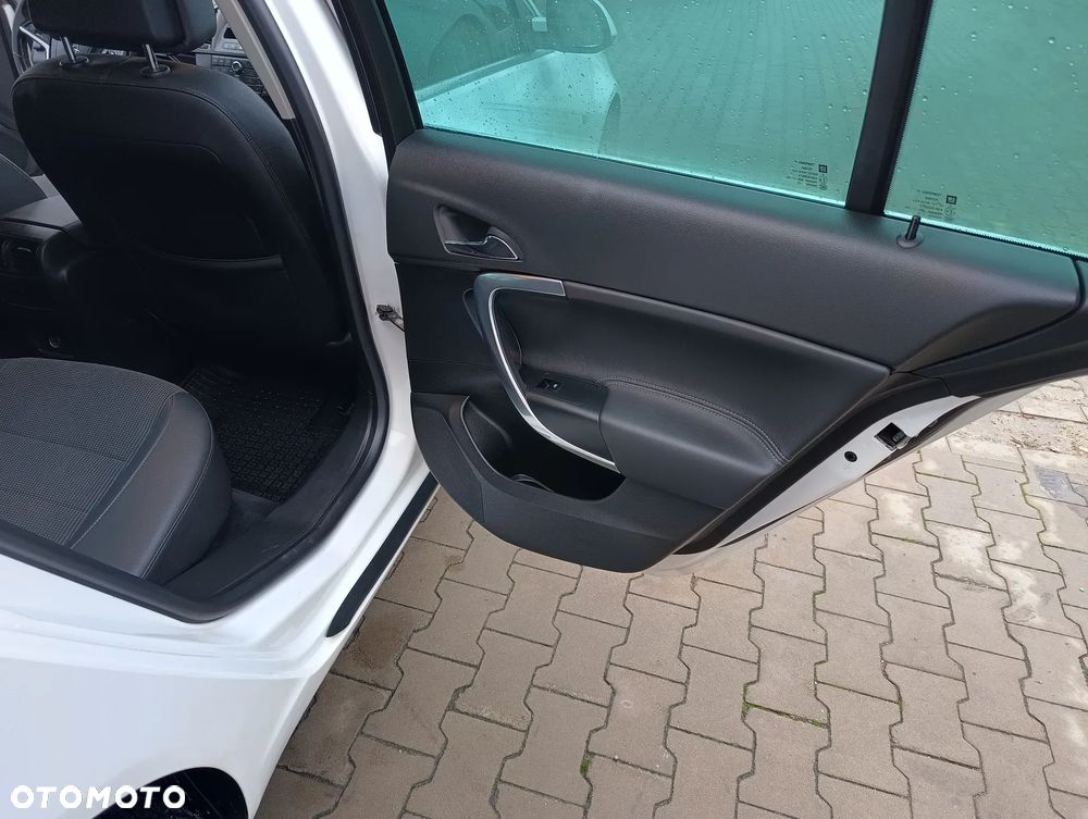 Opel Insignia - 14