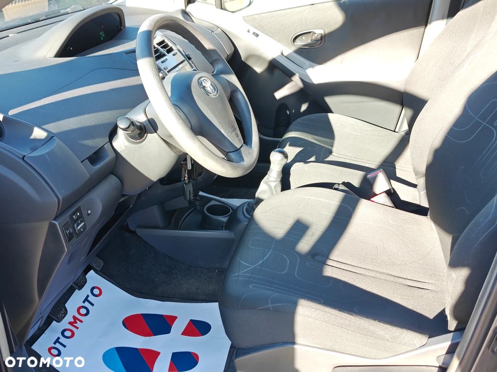 Toyota Yaris 1.0 Luna A/C - 10