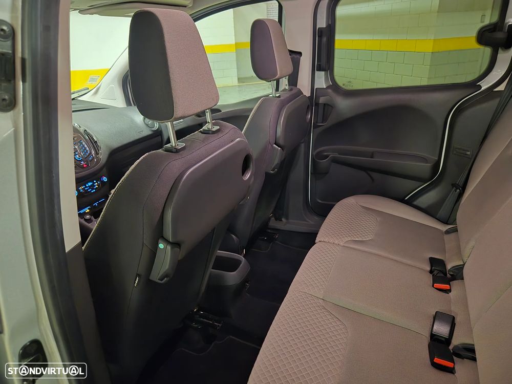 Ford Tourneo Courier 1.0 EcoBoost Titanium - 27