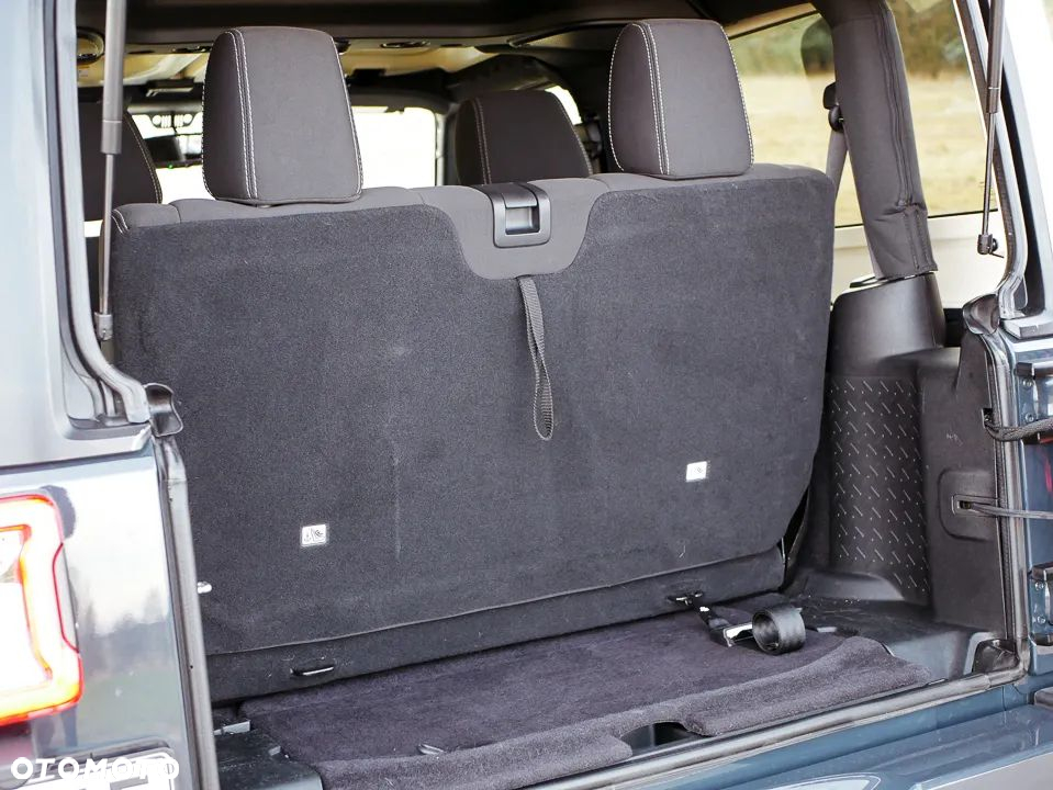 Jeep Wrangler - 22