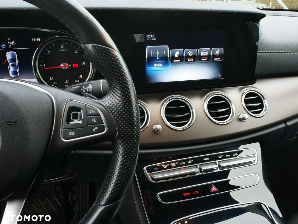 Mercedes-Benz Klasa E 220 d 9G-TRONIC - 17