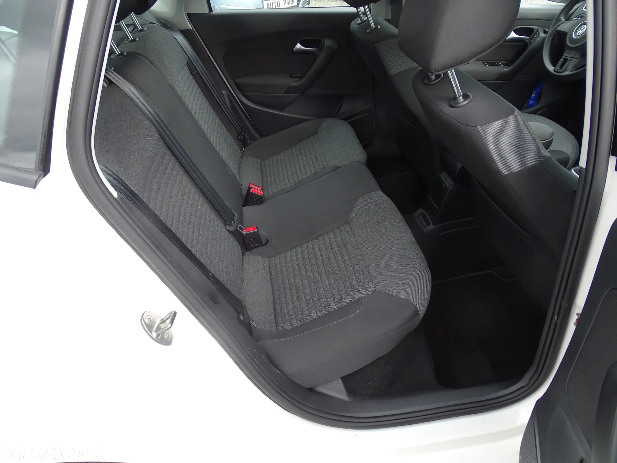 Volkswagen Polo 1.2 Blue Motion Technology Comfortline - 19