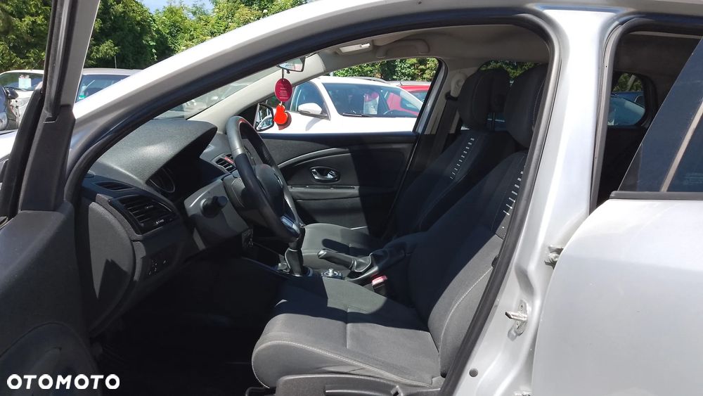 Renault Megane dCi 90 FAP Paris - 11