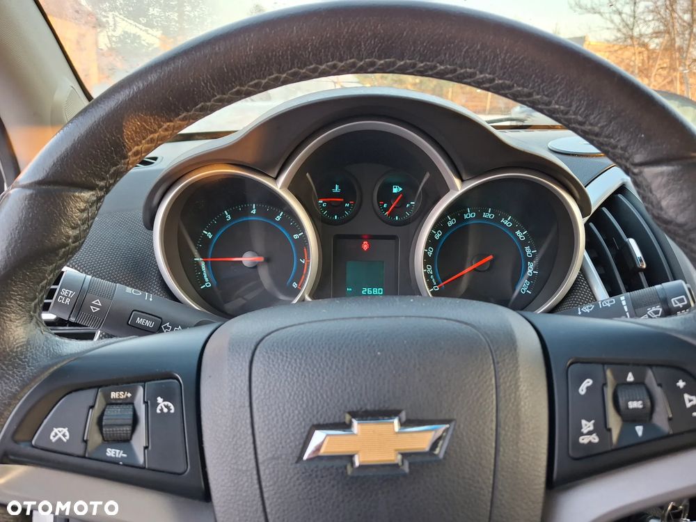 Chevrolet Cruze 1.6 LS - 8