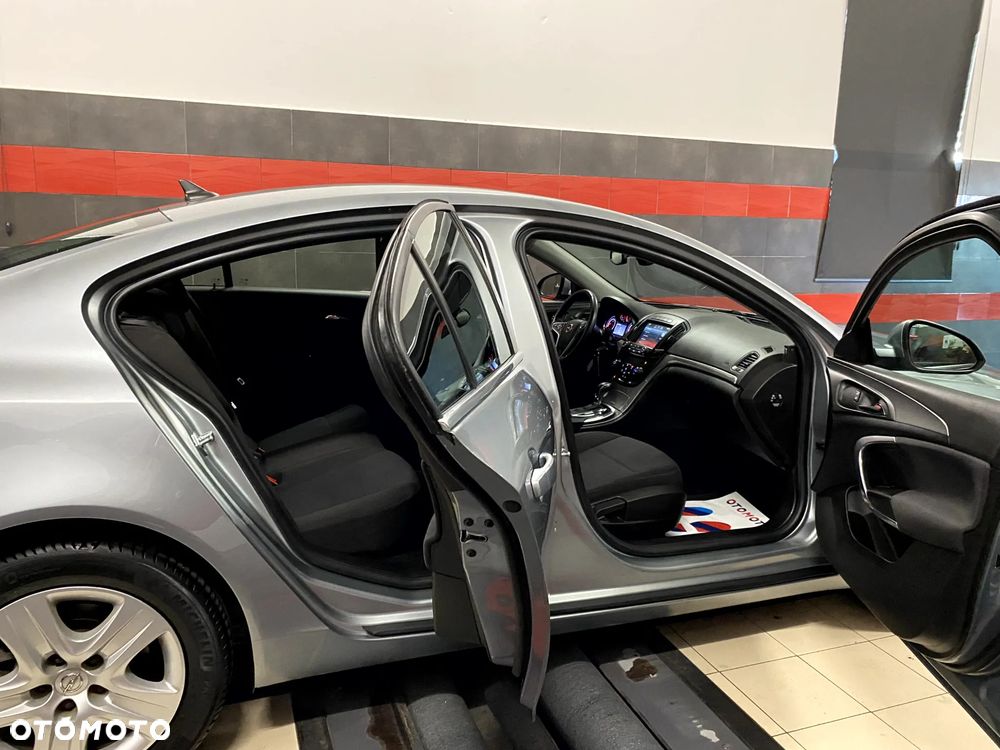 Opel Insignia 1.6 T Cosmo - 16