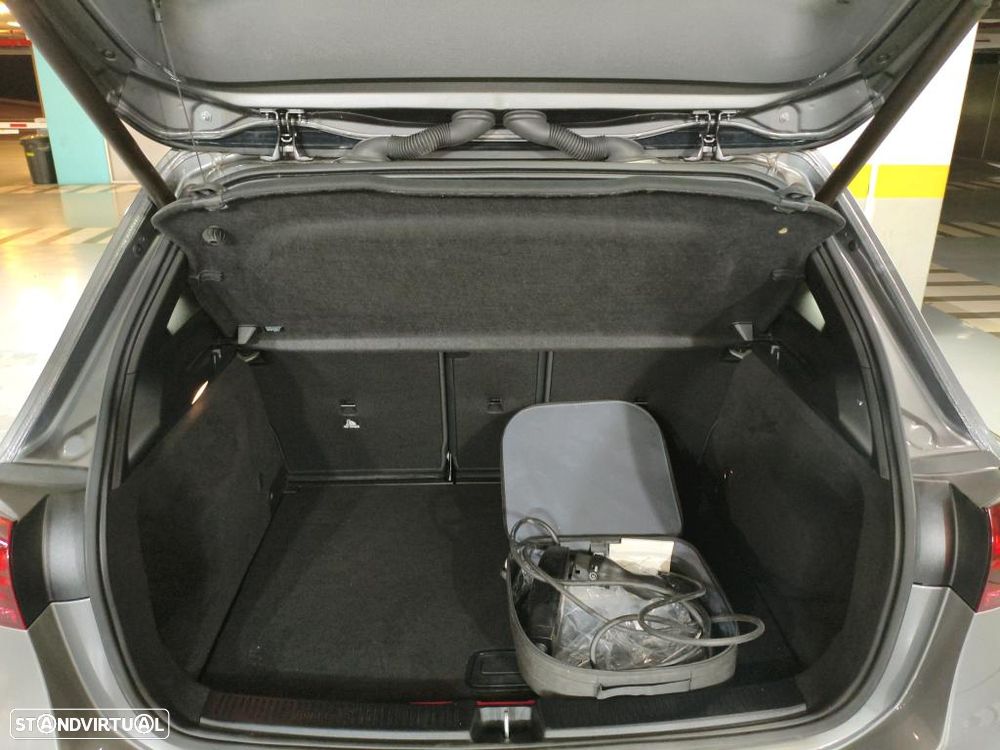 Mercedes-Benz B 250 e - 11
