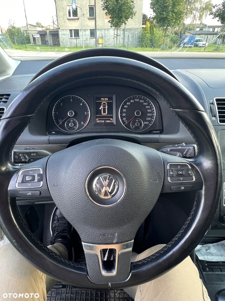 Volkswagen Touran 1.6 TDI DPF BlueMotion Technology DSG Highline - 3