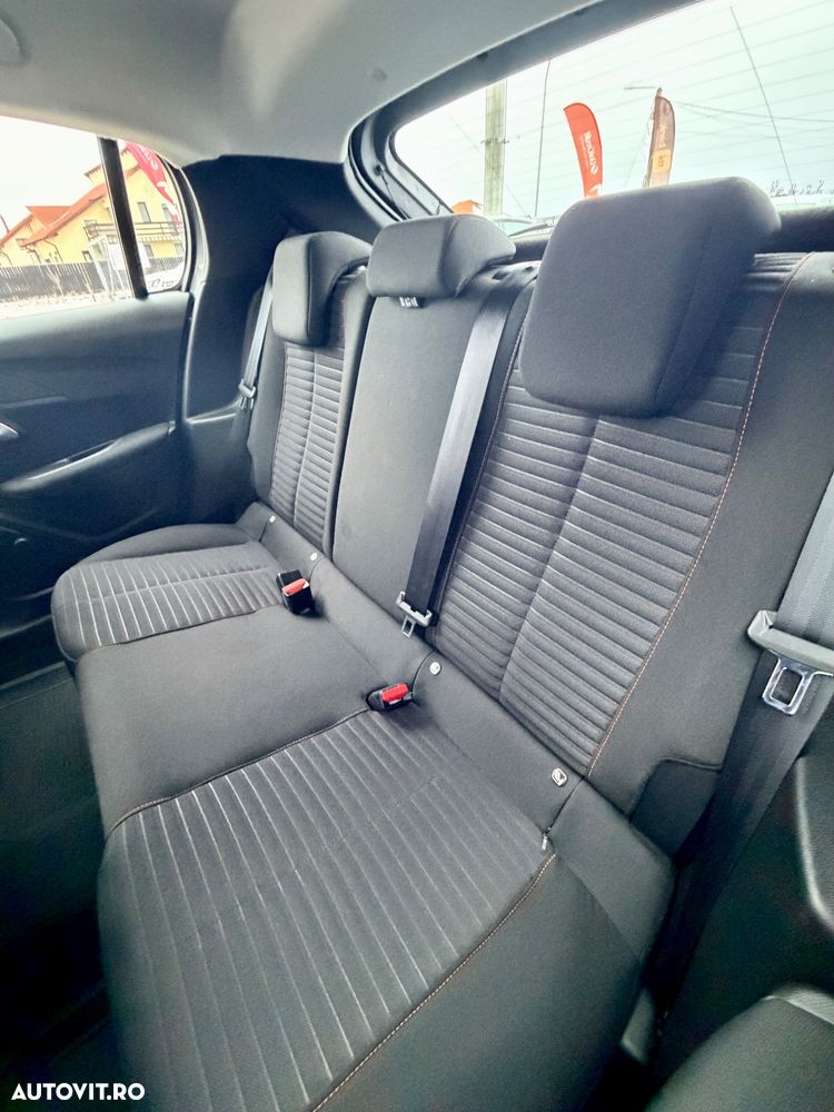 Peugeot 208 1.2 L PureTech STT Active - 7