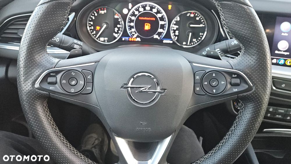 Opel Insignia 2.0 T 4x4 GSi + S&S - 20