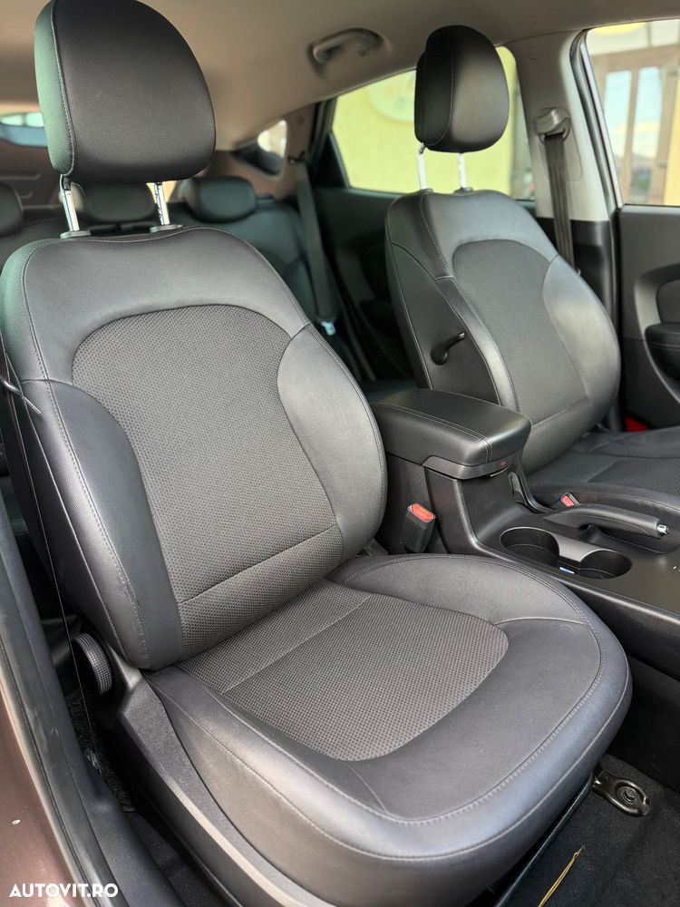 Hyundai ix35 2.0 CRDI 4WD Automatik Style - 12