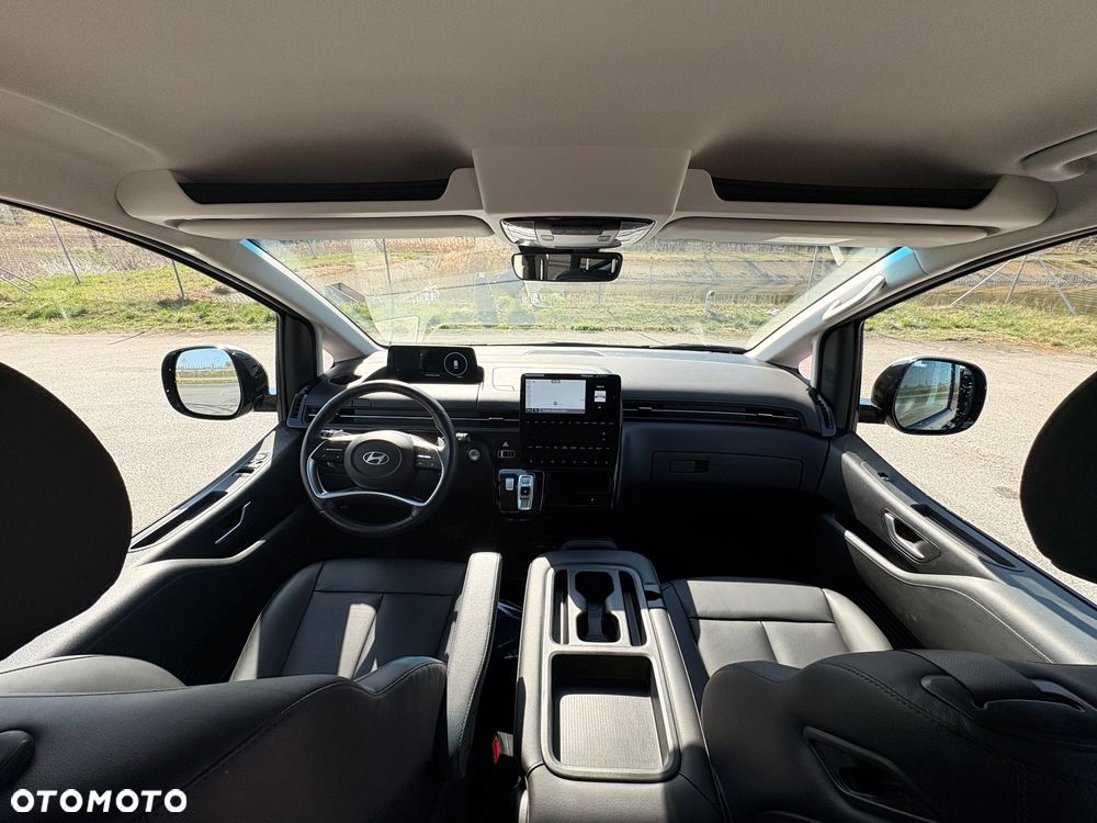 Hyundai Staria - 14