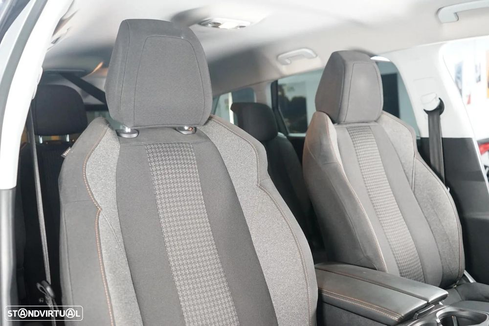 Peugeot 5008 1.5 BlueHDi Allure EAT8 - 34