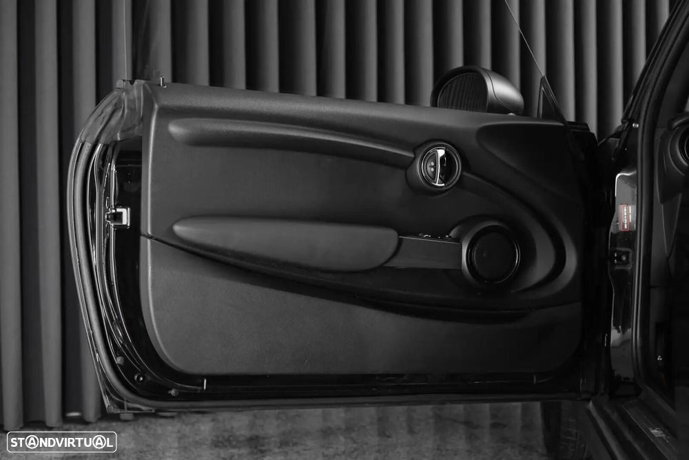 MINI 3 Portas One D - 27
