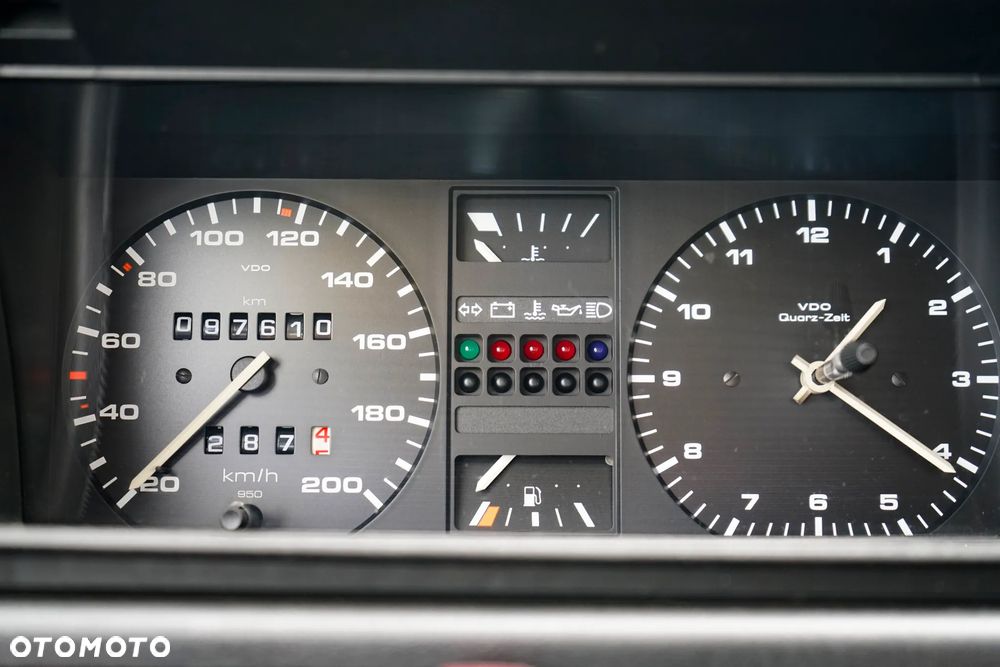 Volkswagen Golf - 32
