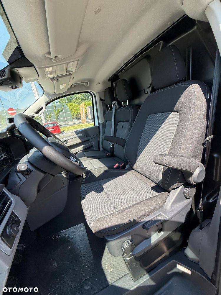 Volkswagen Transporter T7 - 11