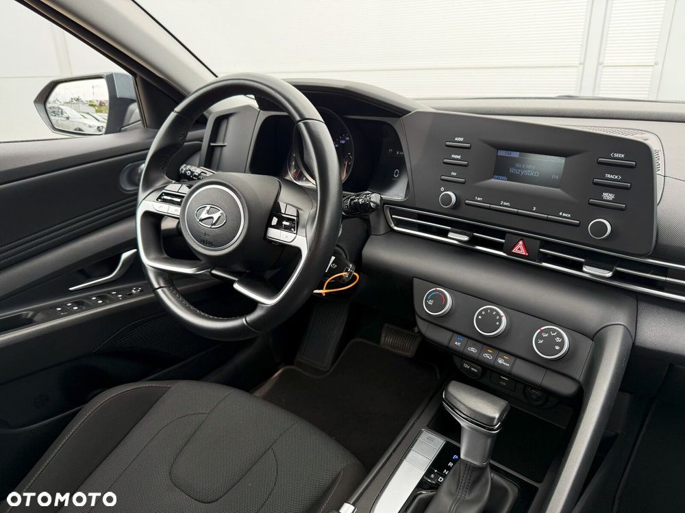 Hyundai Elantra 1.6 Modern CVT - 29