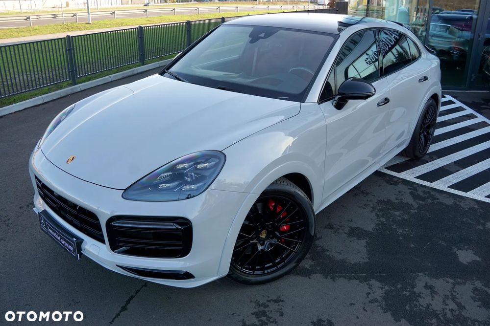 Porsche Cayenne Coupe GTS - 2