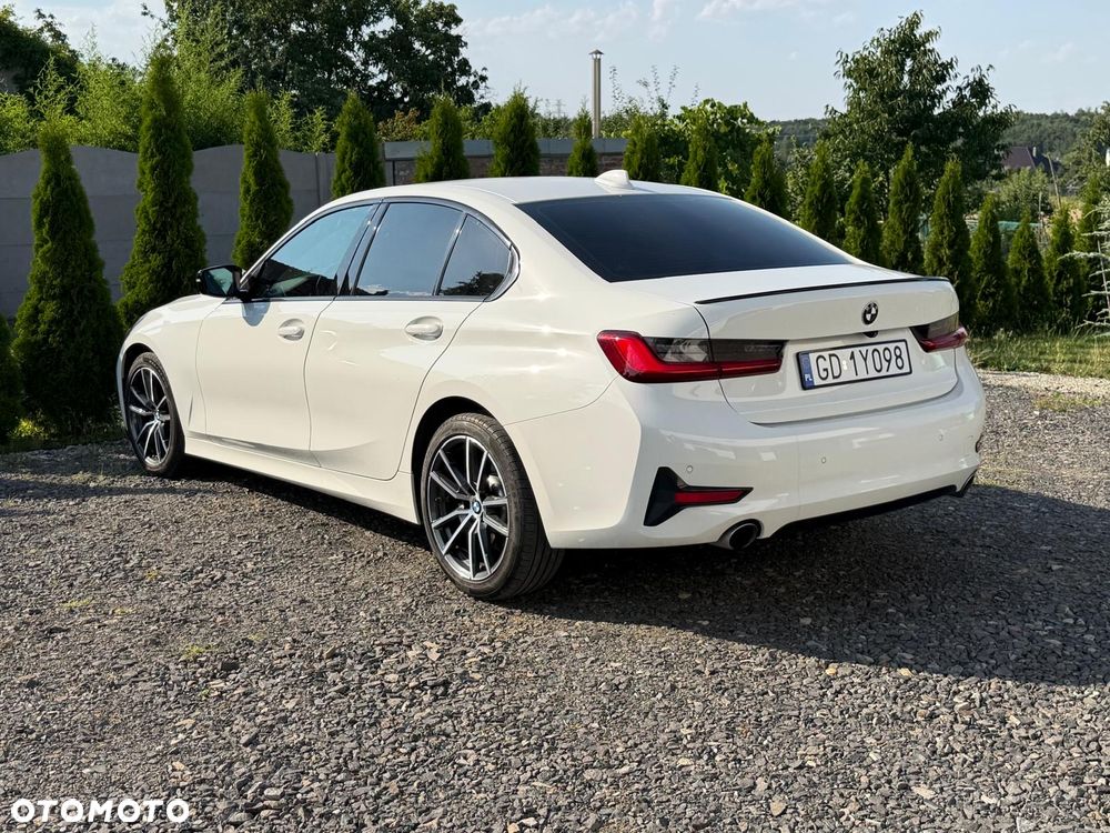 BMW Seria 3 330i Sport Line - 6