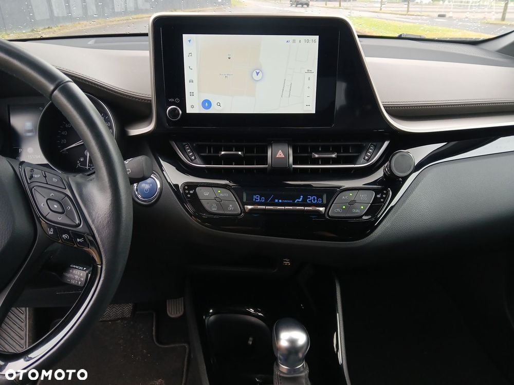 Toyota C-HR 2.0 Hybrid Executive - 32