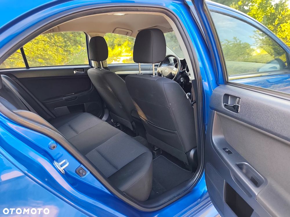 Mitsubishi Lancer 1.8 Intense - 21