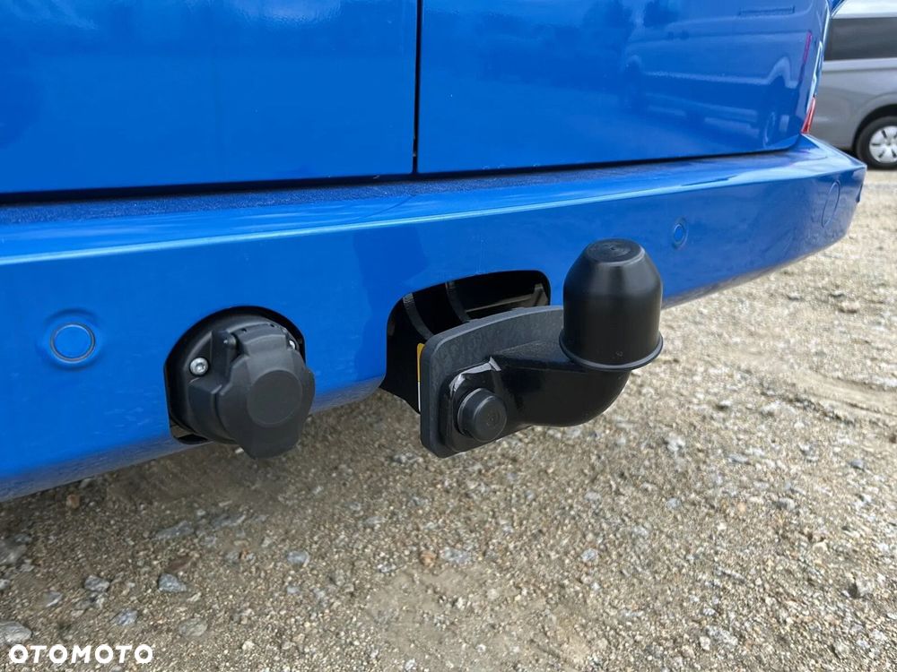 Volkswagen Caravelle - 36