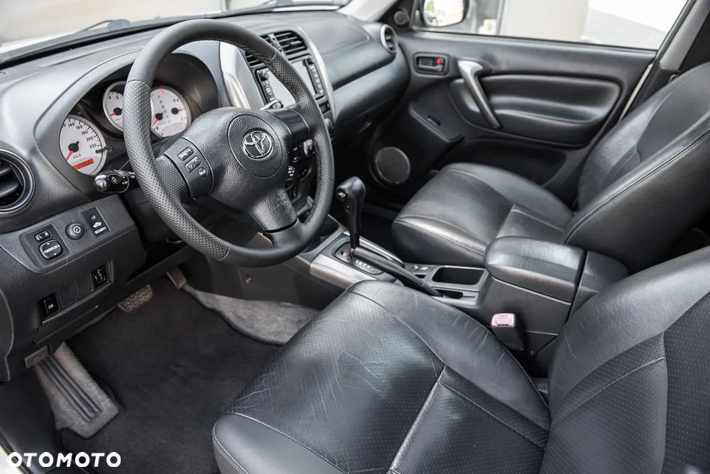 Toyota RAV4 2.0 VVT-i Sol - 7