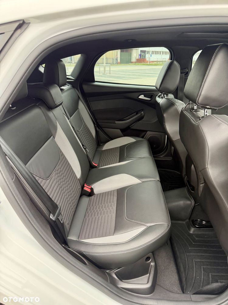 Ford Focus 2.0 EcoBoost ST mit Leder-Sport-Paket - 10