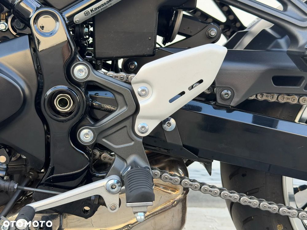 Kawasaki Z 900 RS - 9