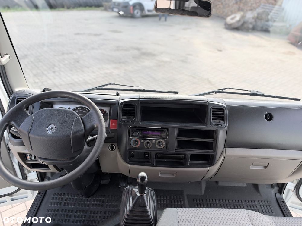 Renault Maxity - 18