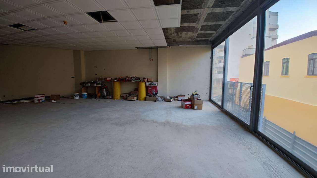 Loja para comerciço serviços. Bairro Novo. Figueira da Foz - Grande imagem: 4/14