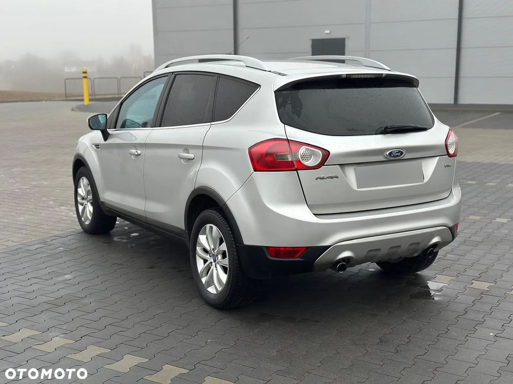 Ford Kuga 2.0 TDCi 2x4 Titanium - 6