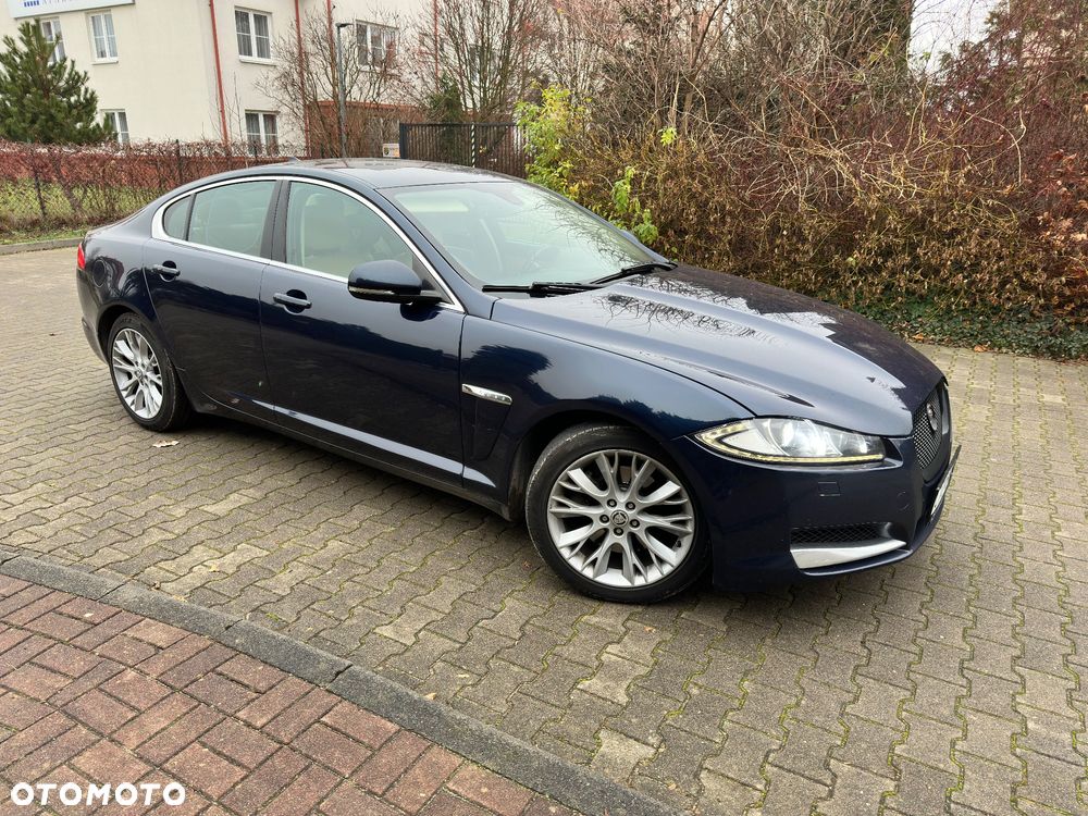 Jaguar XF 2.2 D Luxury - 3