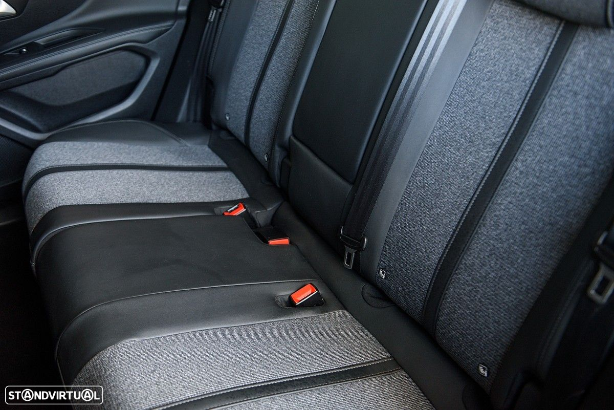 Peugeot 3008 1.2 PureTech Allure Pack EAT8 - 20
