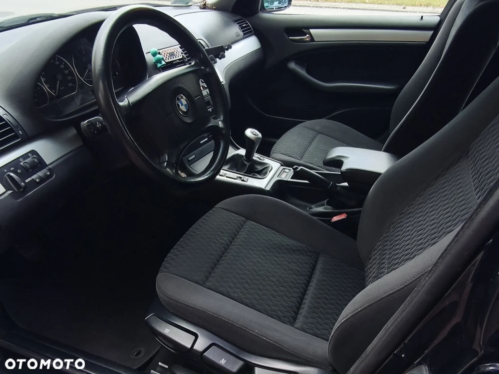 BMW Seria 3 318i - 8