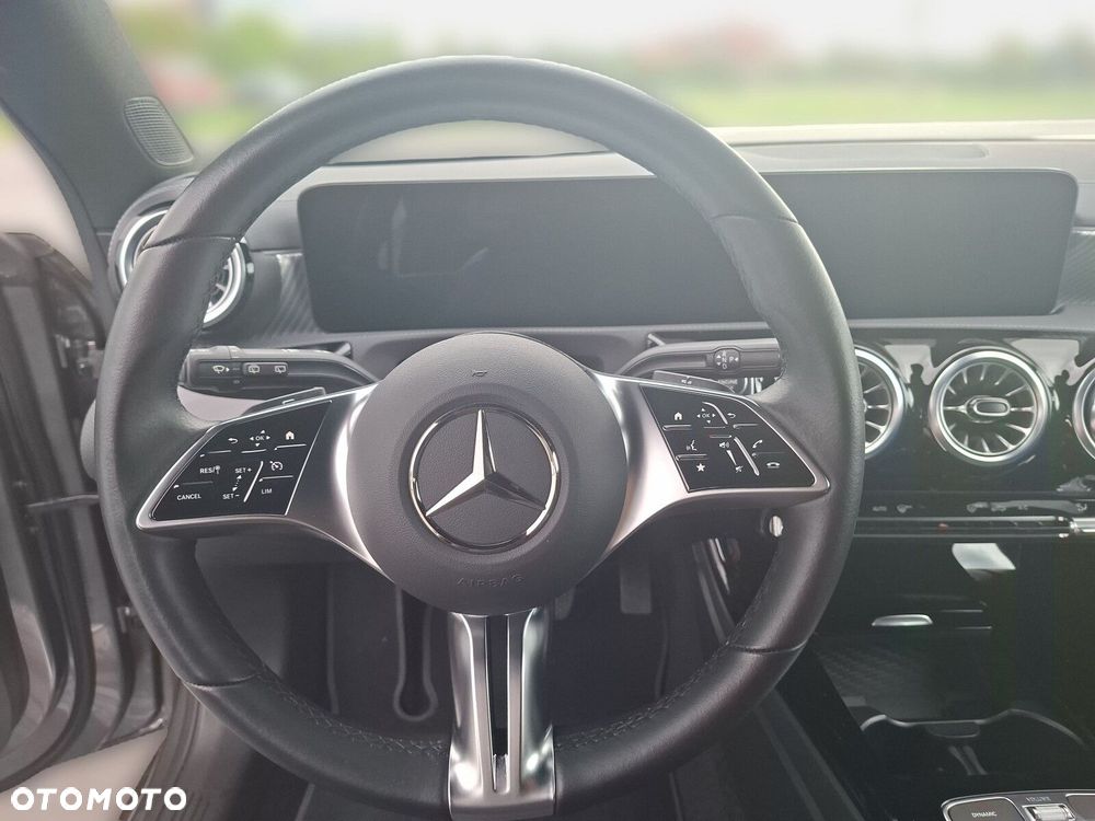 Mercedes-Benz CLA 200 d Progressive 8G-DCT - 10