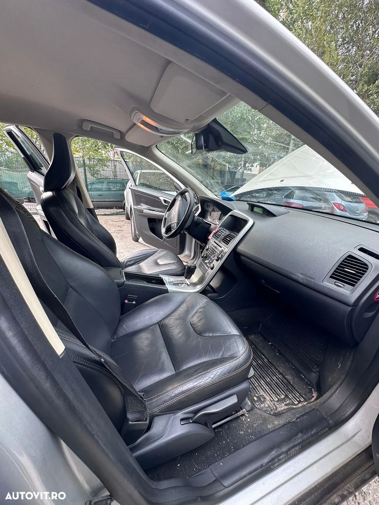 Volvo XC 60 D5 AWD Summum - 4