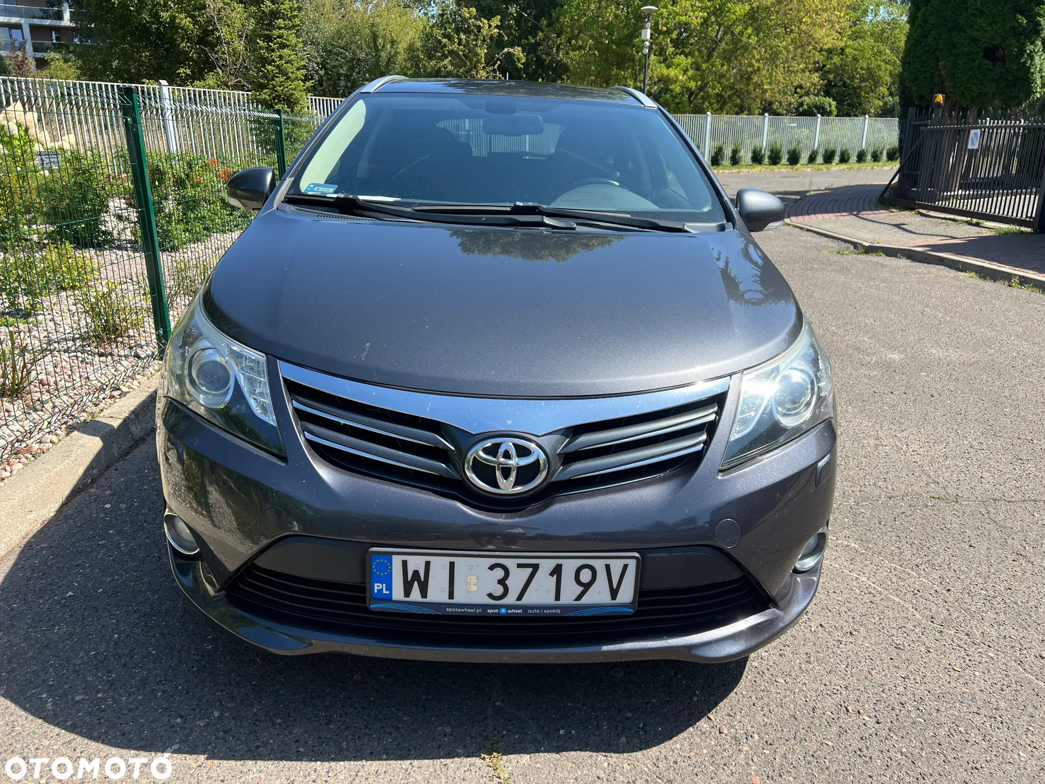 Toyota Avensis 2.0 D-4D Premium - 2