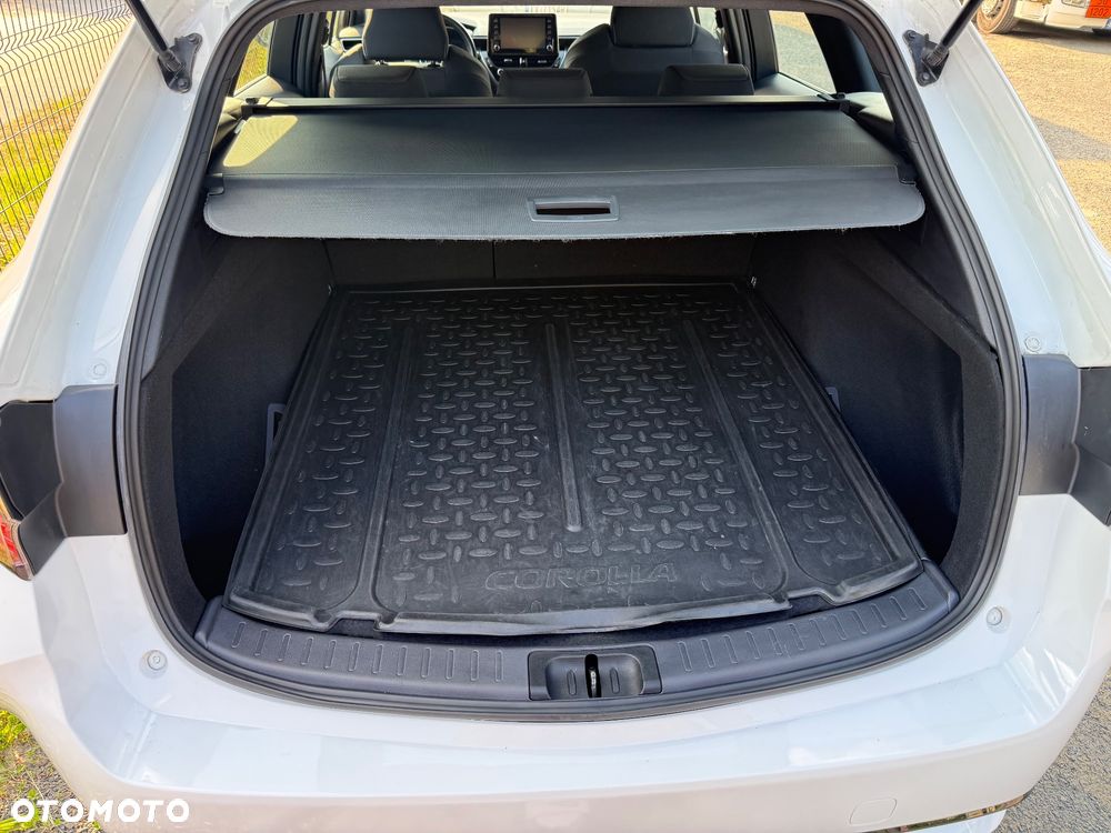 Toyota Corolla 1.8 Hybrid Comfort - 23