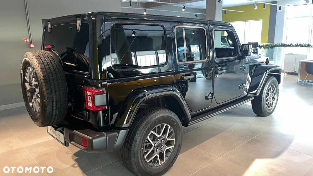 Jeep Wrangler Unlimited GME 2.0 Turbo Sahara - 12