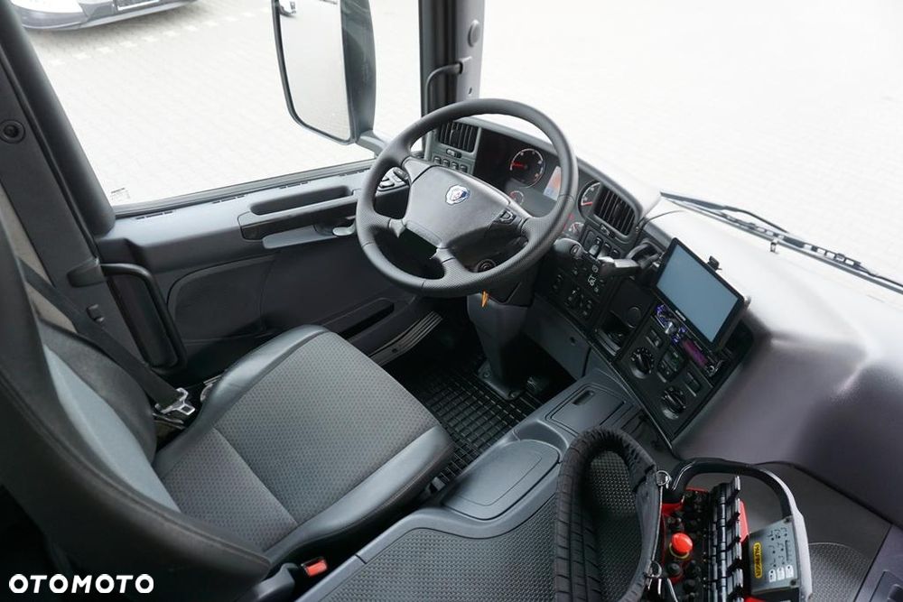 Scania / P 420 / 8 X 4 / TRIDEM / SKRZYNIOWY + HDS / PALFINGER PK 26002 / WYS. 12 M / DŁ. 8 M - 14