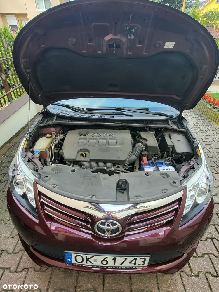 Toyota Avensis 2.0 Sol - 6
