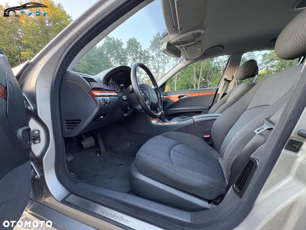 Mercedes-Benz Klasa E 500 4-Matic T Elegance - 21