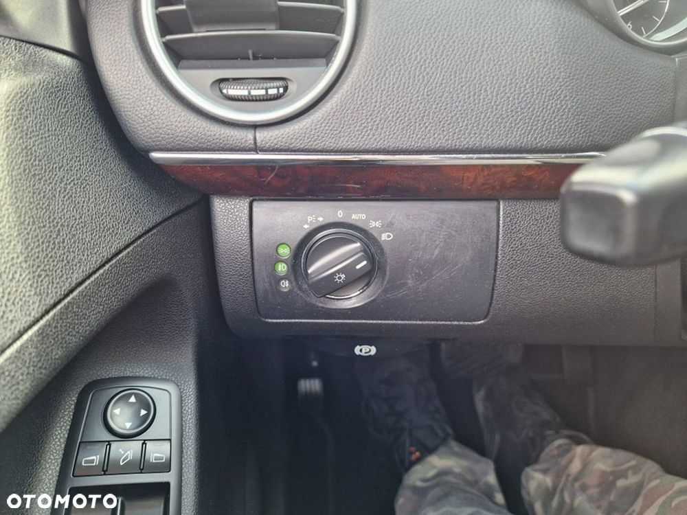 Mercedes-Benz GL - 14