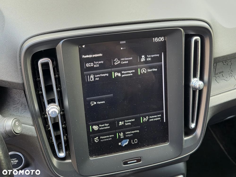 Volvo XC 40 D3 AWD Momentum - 30