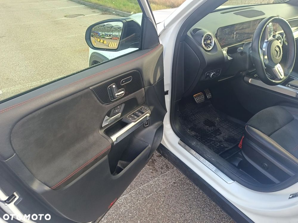 Mercedes-Benz GLB 250 4-Matic AMG Line 8G-DCT - 9