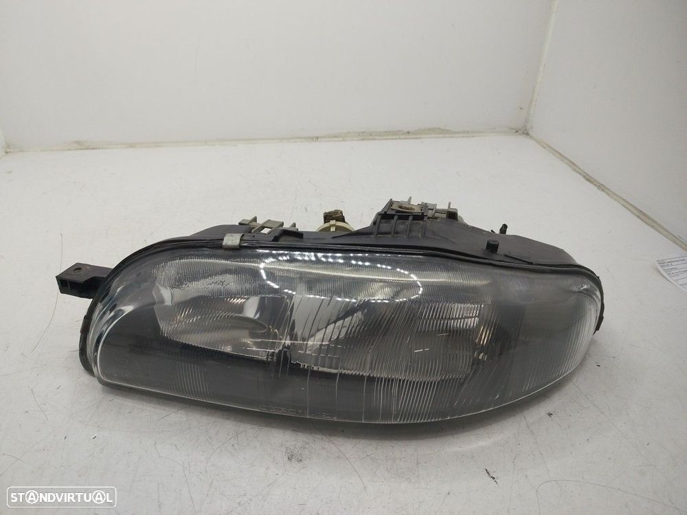 Farol/ Otica Dianteiro Esq Fiat Brava (182_) - 2